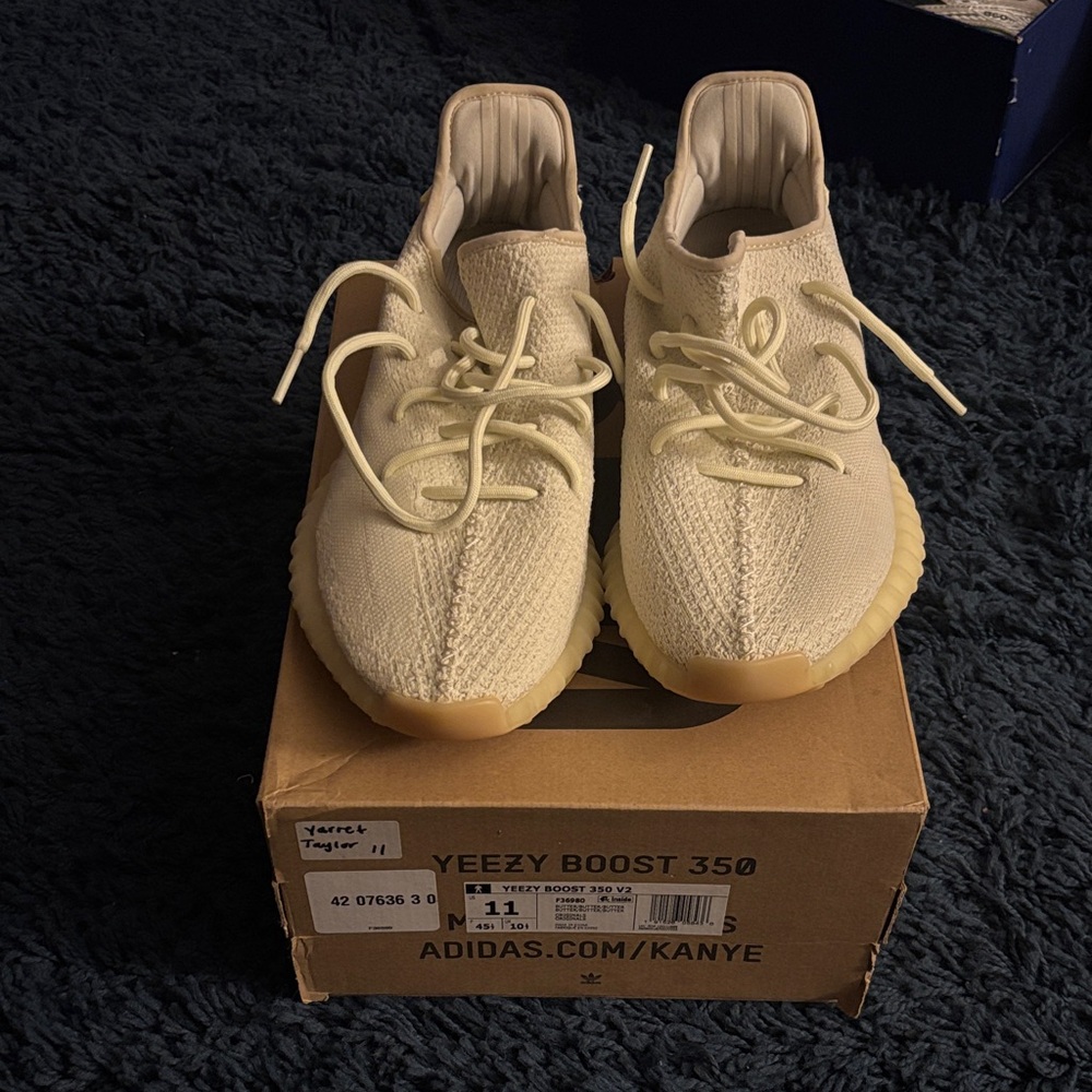 Adidas Yeezy Boost 350 V2 in Cream White